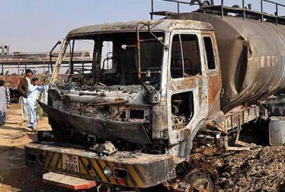 Pakistan’da otobüsle tanker çarpıştı: 57 ölü