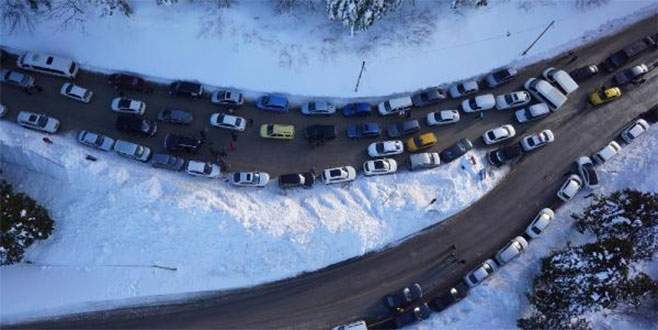 Uludağ’da trafik kargaşası