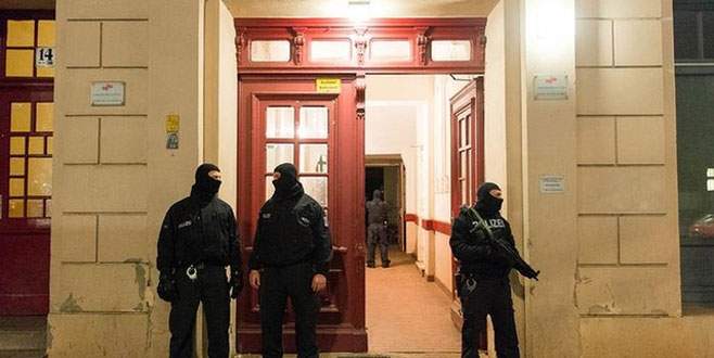 Almanya’da IŞİD operasyonu, 2 Türk tutuklandı!