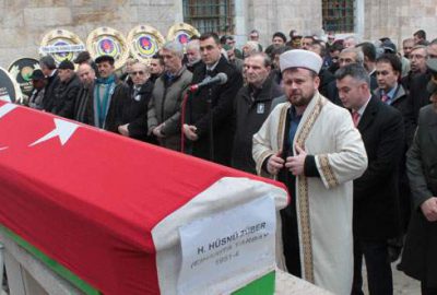 Hüsnü Züber kendi yaptırdığı kabre defnedildi