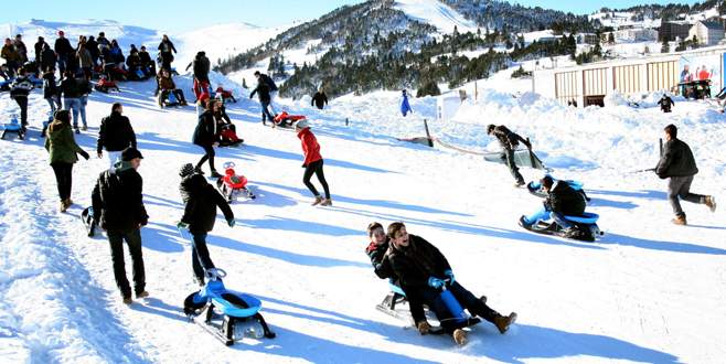 Uludağ’da kayak pistleri ralliye döndü