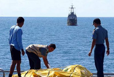 Uçak enkazında gövde kısmına ulaşıldı