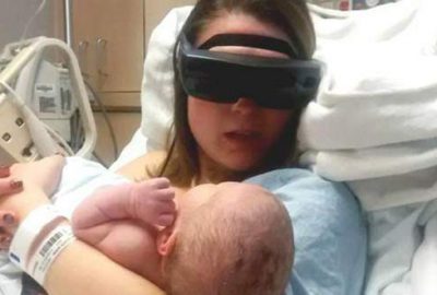 Bebeğini ilk kez gördü