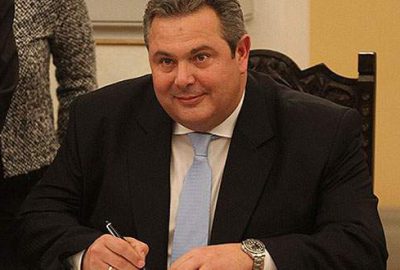 Yunan Bakandan Kardak’a çelenk