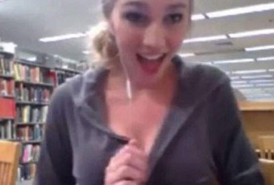 Üniversite kütüphanesinde porno çekti!