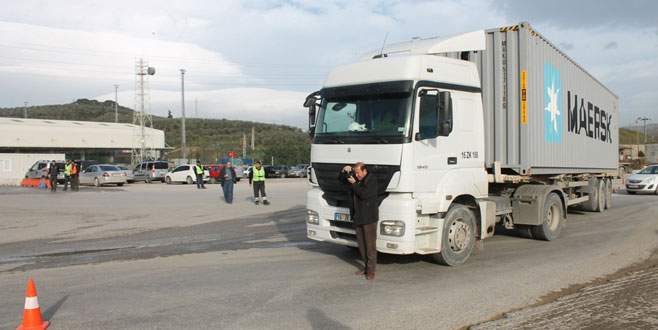 Bursa’da kamyonun altında kalan genç öldü