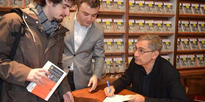 Orhan Pamuk, imza günü için Bursa’daydı