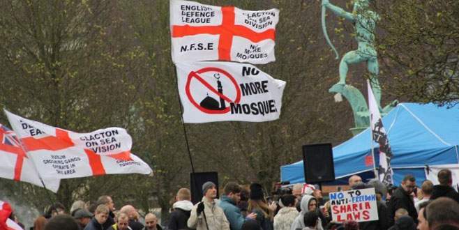 İngiltere’de İslam karşıtı yürüyüş düzenlendi