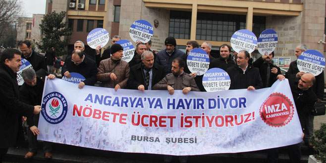 Nöbet tutan öğretmenler ücret istiyor