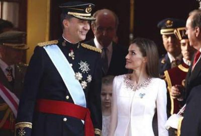 Kralın maaşı yüzde 20 düştü!