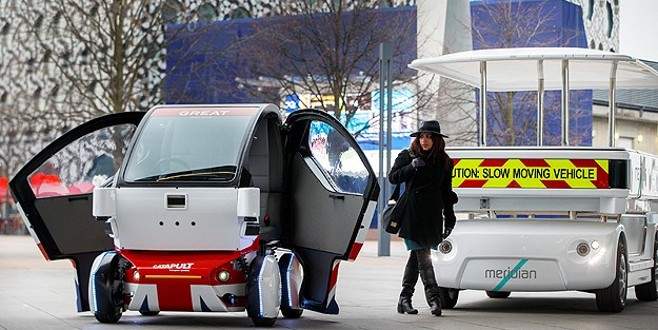 Sürücüsüz arabalar basına tanıtıldı