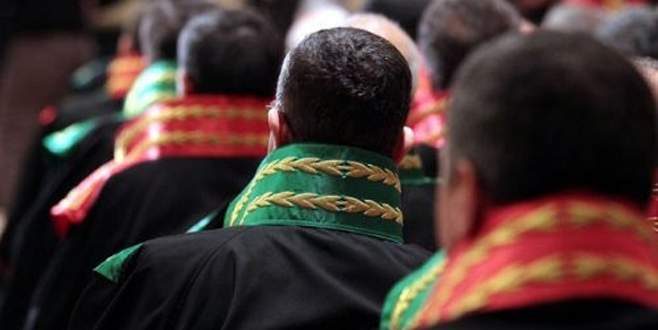 Mersinli avukatlardan ortak Özgecan kararı Mersinli avukatlardan ortak Özgecan kararı