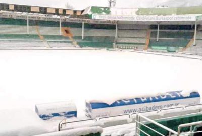 60 cm kar var ama maç tehlikede değil