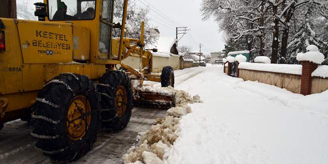 Kestel’de kar mesaisi
