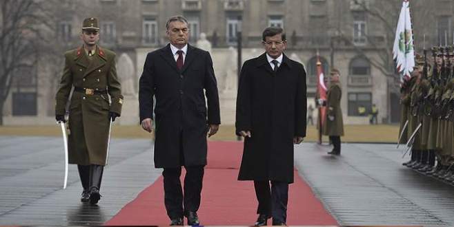 Başbakan Davutoğlu, Macaristan’da