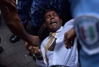 Devlet Başkanı mahkemeye yaka paça getirildi