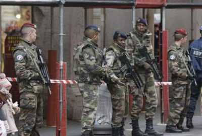 Franasa’da üç gazeteci gözaltında