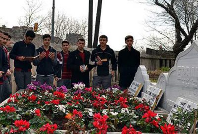 Eski başbakanlardan Necmettin Erbakan, vefatının 4. yılında Zeytinburnu Merkezefendi Mezarlığı'ndaki