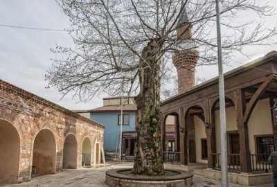 5 asırlık cami yeni yüzüyle Bursalıların hizmetinde