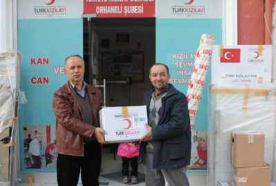 Evi yanan aileye Kızılay’dan yardım eli