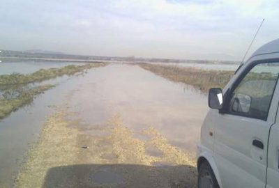 Dere taştı yol kapandı