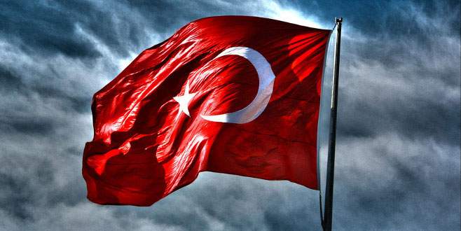 TSK: Türk Bayrağı indirilerek alınmıştır