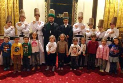 Minik öğrenciler, semazenlere büyük ilgi gösterdi