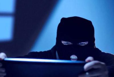 Çaldığı bilgisayarla yakalandı