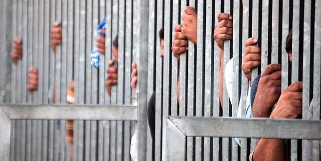 Suriye’deki hapishanelerde 215 bin tutuklu var