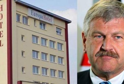 Nazi lider otelden kovuldu