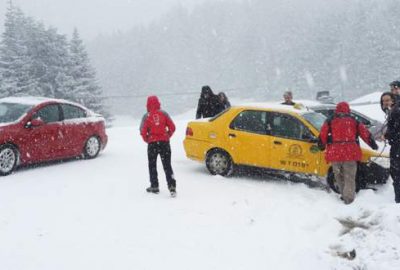 Uludağ Yolu’nda araçlar birbirine girdi