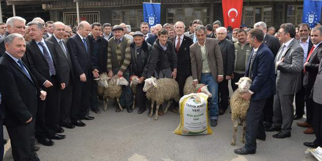 Bursa’da çiftçinin yüzü Büyükşehir’le güldü