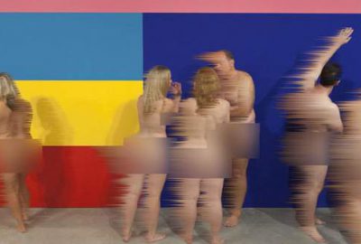 Bu sergiyi çıplak gezmek serbest