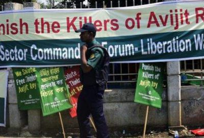 Bir yazar daha palalı saldırıda öldürüldü