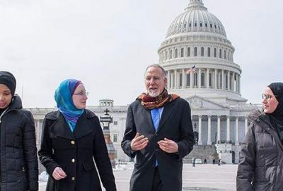 Otobüslere İslam karşıtı afişler asılacak