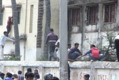 Kopya için 5 kat tırmandılar