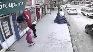 Bayrağı görünce durdu ve…