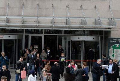 Adliyedeki kanlı rehin olayının ardından Başbakan Davutoğlu, teröristlerin yurt dışı