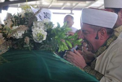 İzmir’in Karşıyaka ilçesindeki Bostanlı Beşikçioğlu Camii’nin imamı Adem Uran, hastaneden