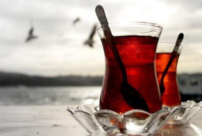 Bardak bardak içti ve…