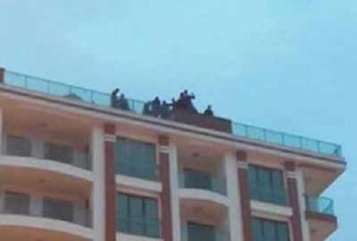 Rize’nin Çayeli ilçesinde iş verenden alacaklarını tahsil edemeyen 7 işçi
