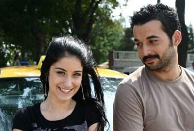 Orhan Şimşek, 2008 yılında oynadığı 'Genco' dizisindeki rol arkadaşlarıyla Beyaz'ın