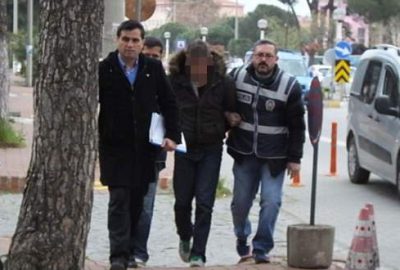 Balıkesir’in Burhaniye ilçesinde arkadaşı ile parkta gezerken boğazından bıçaklanan genç