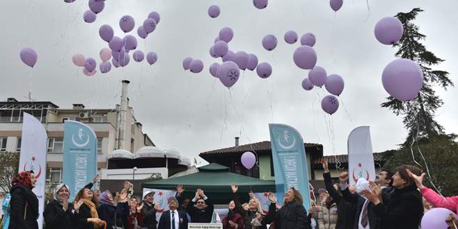 Balonlar kanser için gökyüzüne salındı