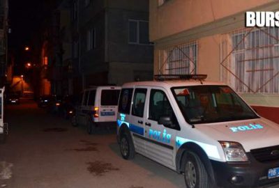 Eşini intihardan vazgeçirmek isterken tabancayla vurdu