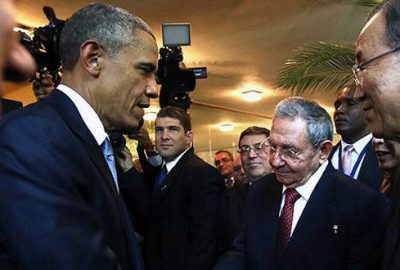 Obama ve Castro el sıkıştı