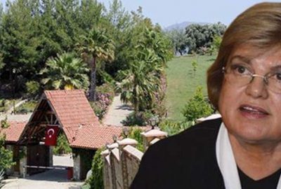 Söke Ağır Ceza Mahkemesi, eski başbakanlardan Tansu Çiller ile bitişikteki