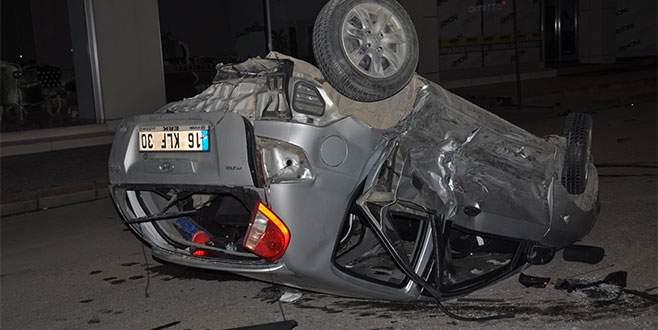 Takla atan otomobil metrelerce sürüklendi