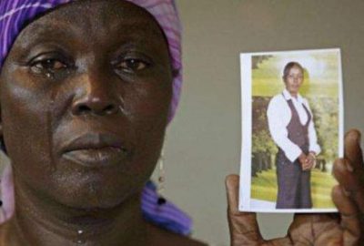 Kayıp kızlarını arıyorlar