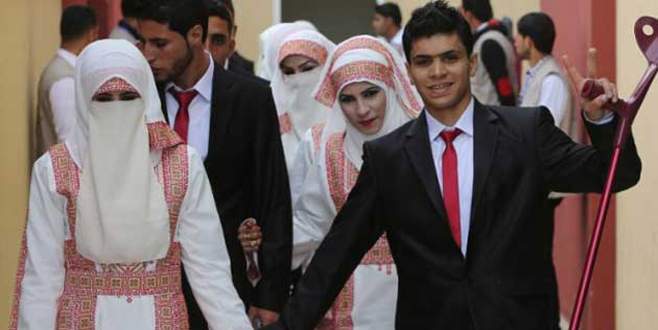 Gazze’de 200 çift için nikah töreni